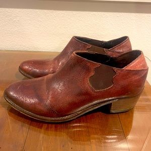 Women’s Wolverine size 9 brown ankle boots